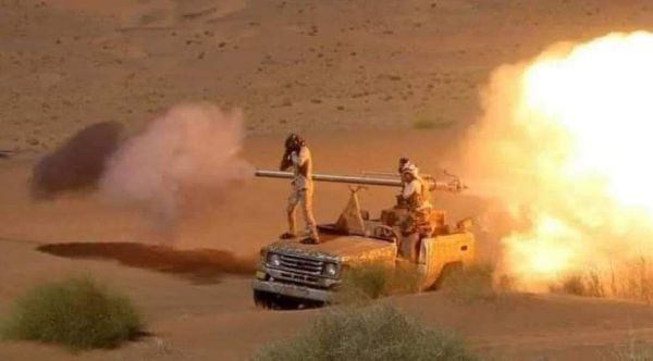 قتلى وجرحى من المليشيا الحوثية وتدمير آليات بقصف مدفعي غرب مأرب 