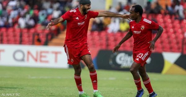 الأهلي المصري ينعش آماله برباعية في مرمى القطن الكاميروني