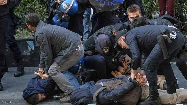 تركيا تعتقل 144 شخصا في "السلك القضائي"