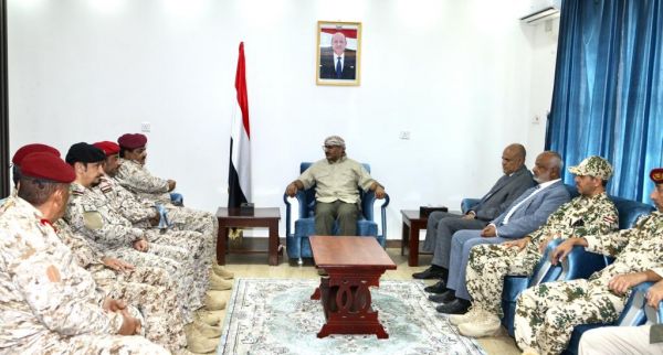 العميد طارق صالح يرأس اجتماعًا عسكريًا مشتركًا في المخا