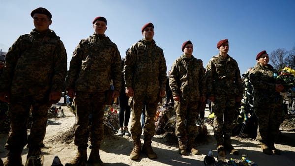 روسيا تستهدف القيادة الجوية بأوكرانيا.. وتركّز على دونباس