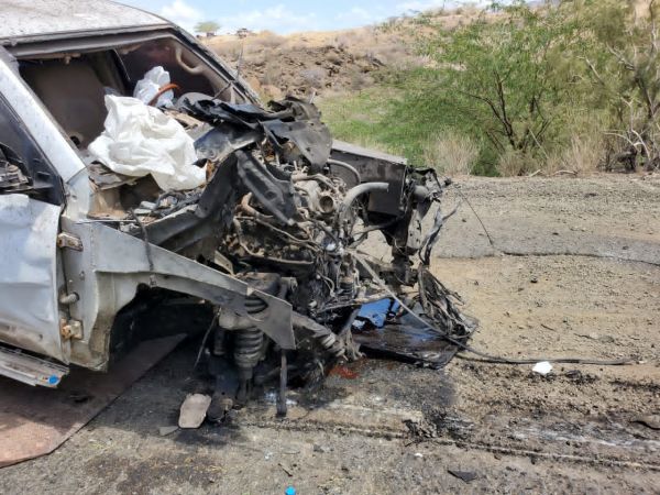 السلطة المحلية بتعز: استهداف مليشيا الحوثي الإرهابية محافظ المحافظة جريمة إرهابية غادرة تقوض جهود السلام 
