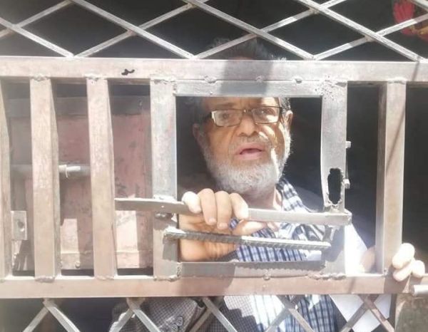 مليشيا الحوثي تودع صحفيا معتقلاتها لعجزه عن سداد إيجار مسكنه