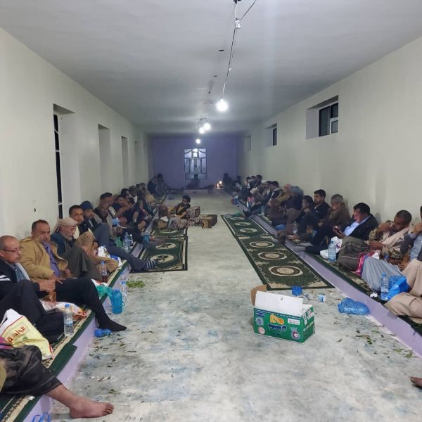 استجابة لدعوة العميد طارق صالح.. وجهاء ومشايخ في الشمايتين والمقاطرة يجتمعون في أمسية رمضانية لـ"توحيد الصف"
