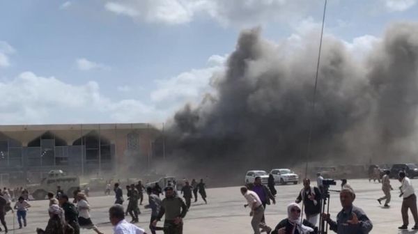 رويترز : فريق تحقيق أممي يؤكد مسئولية الحوثيين عن هجوم إرهابي على مطار عدن 