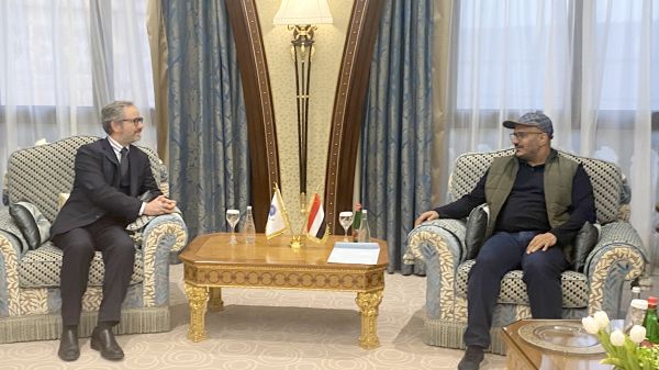 قائد المقاومة الوطنية يلتقي سفير الاتحاد الأوروبي لدى اليمن على هامش مشاورات الرياض 