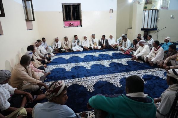 موزع.. أمسية الخطباء والوعاظ تثمن جهود العميد طارق صالح نحو تعزيز وحدة الصف الوطني     
