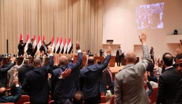 البرلمان العراقي"يحل نفسه".. ويقر الموازنة