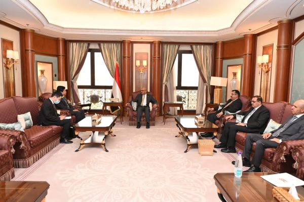 العميد طارق صالح يلتقي سفير الصين في بلادنا