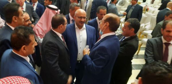 على هامش مشاورات الرياض.. دبلوماسيون وكُتاب ومثقفون يشيدون بالمواقف الوطنية للعميد طارق صالح