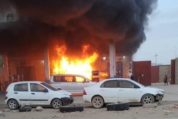 حريق هائل يلتهم محطة مشتقات نفطية في مأرب 