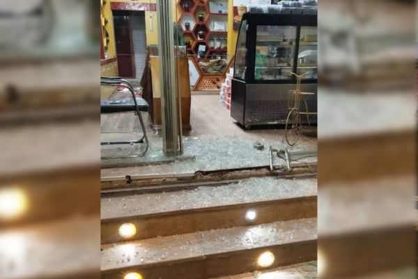 مجهولان يُلقيان قنبلة يدوية على محل تجاري في صنعاء