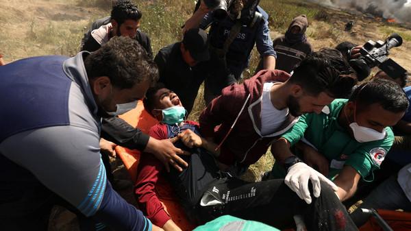 3 قتلى و250 جريحا فلسطينيا بمواجهات غزة