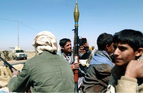 مع اقتراب القضاء عليهم ودحرهم.. قيادات حوثية يهربون عائلاتهم عبر هذا المطار