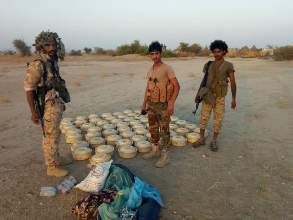 حجة.. انتزاع 120 لغما وعبوة ناسفة زرعتها مليشيات الحوثي في إحدى قرى مستبأ