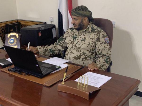 قائد المقاومة الوطنية يلتقي الجنرال جورج ماكنتوش
