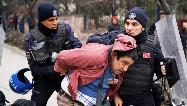 تركيا تعتقل 51 شخصا.. والتهمة "غولن"