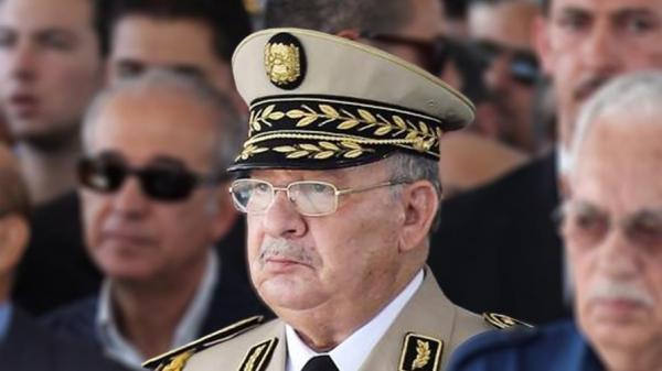  قايد صالح: يتعهد للشعب الجزائري بدعم المرحلة الانتقالية ومحاكمة الفاسدين