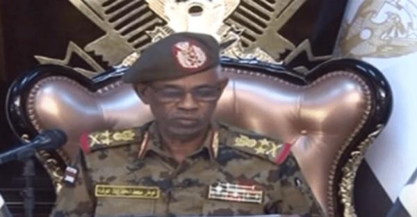 السودان.. عزل البشير وتشكيل مجلس عسكري انتقالي
