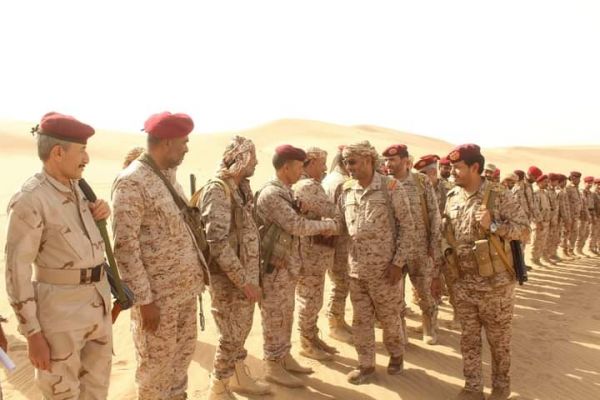 رئيس الأركان يتفقد الجاهزية القتالية للوحدات العسكرية شرق الجوف
