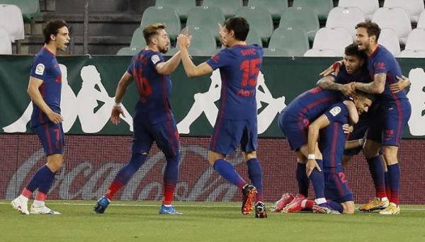 ترتيب الدوري الإسباني.. أتلتيكو يواصل هداياه لريال مدريد وبرشلونة