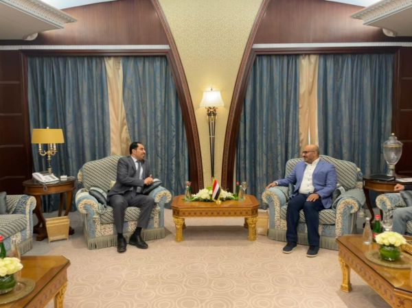 صور| نائب رئيس المجلس الرئاسي العميد طارق صالح يستقبل عددا من الوزراء والمحافظين 
