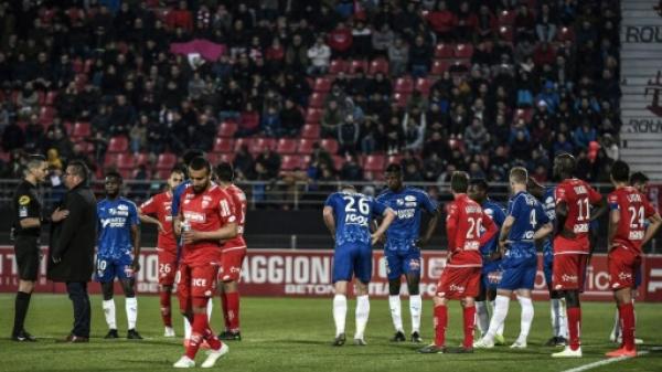 "عدوى العنصرية" تنتقل إلى الدوري الفرنسي.. وتوقف للمباراة