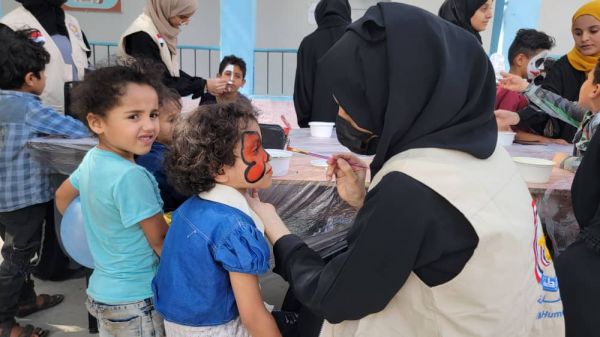 إنسانية المقاومة الوطنية بتعز.. مصدرُ فرح لـ20 ألف طفل في عيد الفطر (تقرير إخباري) 