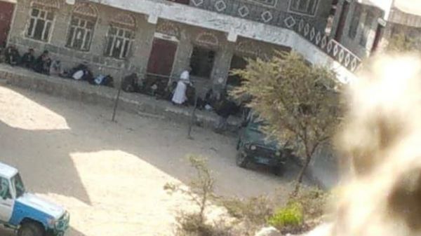 الحوثيون يقتحمون ويحرقون مركزًا لتحفيظ القرآن في ريمة 