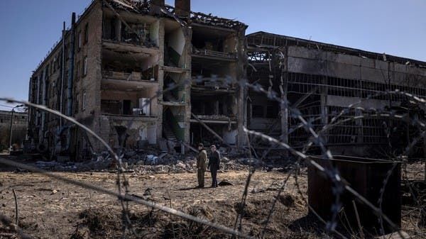بعد يوم من تحذيرها .. موسكو تقصف مصنع للدبابات في كييف