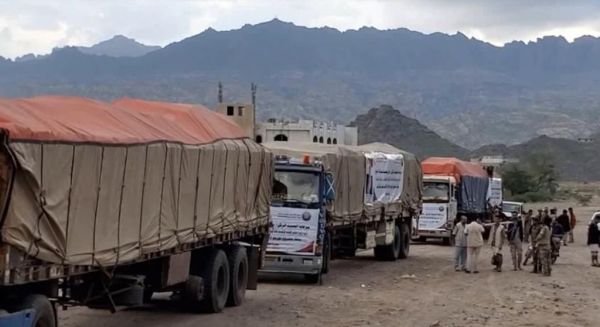 فيديو| قعطبة تستقبل قافلة مساعدات غذائية تنفيذا لتوجيهات العميد طارق صالح  