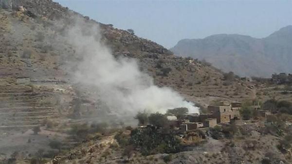 حجة: مليشيا الحوثي توجه قذائفها صوب منازل المواطنين في قرية حجلان