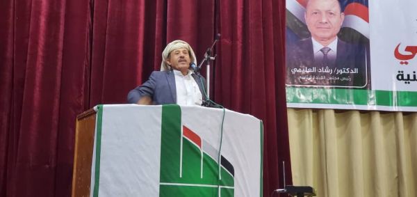 سياسي المقاومة الوطنية في تعز يرحب بعودة مجلس القيادة الرئاسي ومؤسستي النواب والشورى والحكومة إلى عدن 