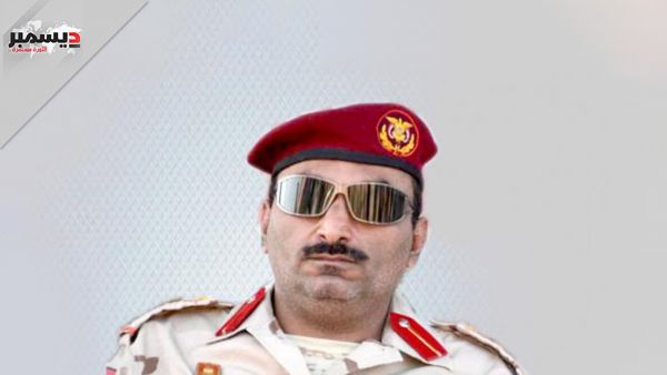 في برقية تهنئة بمناسبة الذكرى الثالثة.. رئيس عمليات اللواء الأول تهامة: طارق صالح أثبت جدارته في معركة الحديدة المشهودة