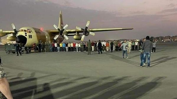 طرفا الصراع في السودان يعلنان تسليم الجنود المصريين.. والقاهرة تنفي