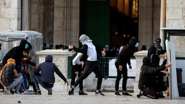 31 مصابا فلسطينيا في مواجهات مع قوات الاحتلال الاسرائيلية بساحات الأقصى
