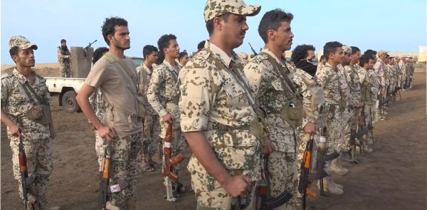 فيديو| في زيارة معايدة.. مدير التوجيه المعنوي في المقاومة الوطنية: التجويع سياسة حوثية ممنهجة لإذلال الشعب