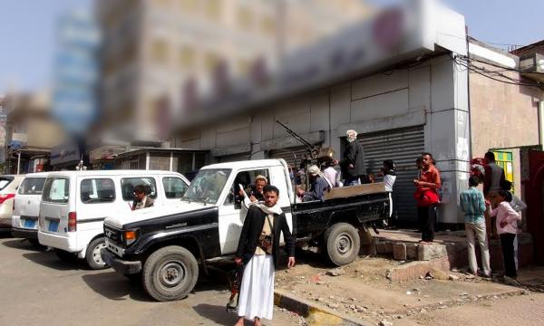 أمن وقضاء يتواطأ مع الجاني ضد الضحية.. قيادي أمني حوثي في إب يقتل جنديا 