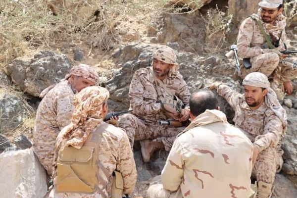 الفريق بن عزيز: معركة اليمنيين اليوم الجبهة الأمامية لكل العرب ضد أطماع طهران في المنطقة