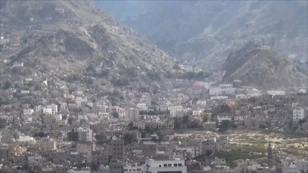 استشهاد مدني من أبناء الحديدة برصاصة قناص حوثي في تعز