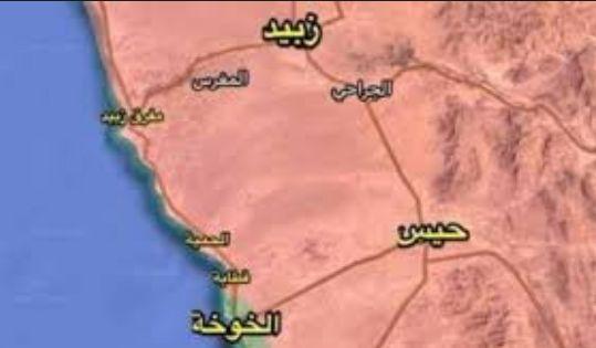 مليشيا الحوثي تقصف مستشفى حيس ومنازل مواطنين بالمديرية