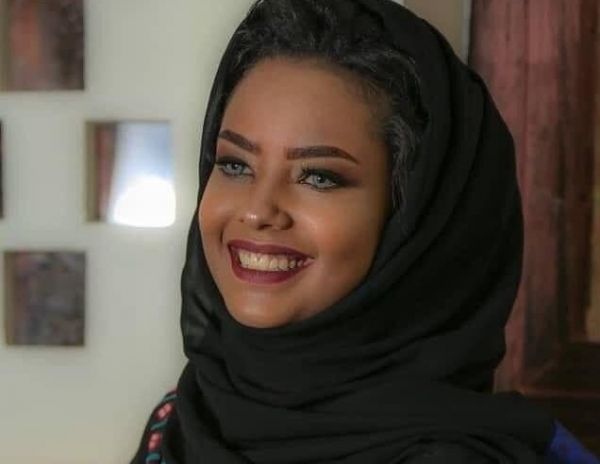 العفو الدولية: الحوثيون أجبروا فنانة يمنية معتقلة على توقيع محاضر وهي معصوبة العينين 
