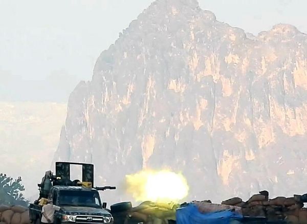 وسط خسائر حوثية فادحة.. المقاومة الجنوبية والمشتركة تعزز سيطرتها في قطاع الفاخر 
