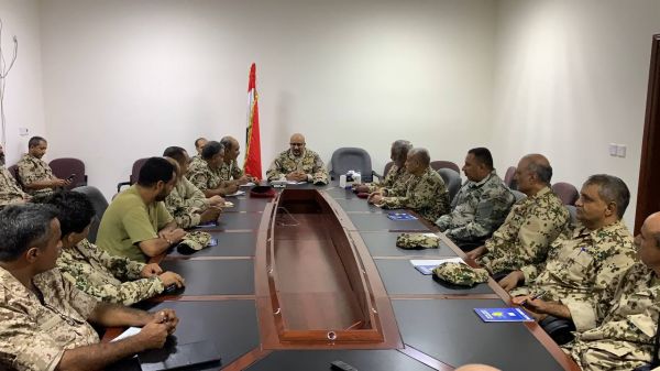 صور+فيديو| نائب رئيس مجلس القيادة الرئاسي طارق صالح يلتقي قيادات عسكرية وأمنية بالساحل الغربي