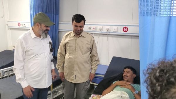 صور| بتكليف من العميد طارق صالح.. العميد الذيفاني والعزاني يزوران جرحى المقاومة الوطنية في المستشفى السعودي بالمخا 