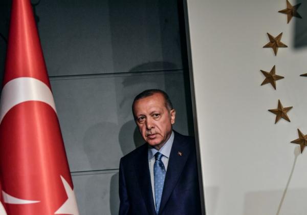 رغم الهزيمة الرسمية.. أردوغان يتشبث بالإعادة في إسطنبول