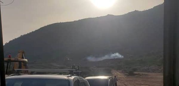 السلطة المحلية في ذو باب المندب: جريمة استهداف طريق الكدحة تفرض على أبناء تعز التكاتف لمواجهة الصلف الحوثي