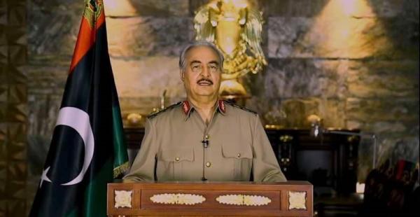 حفتر يدعو الجيش إلى "مطاردة العدو المنسحب" والقضاء عليه