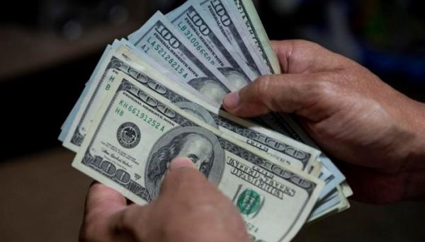 30 دولارا لكل مواطن يتلقى لقاح كورونا في هذا البلد