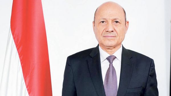 رئيس مجلس القيادة الرئاسي يهنئ الشيخ محمد بن زايد بانتخابه رئيساً للإمارات
